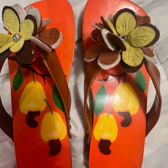 Wood Sandals - Picture 1 of 9